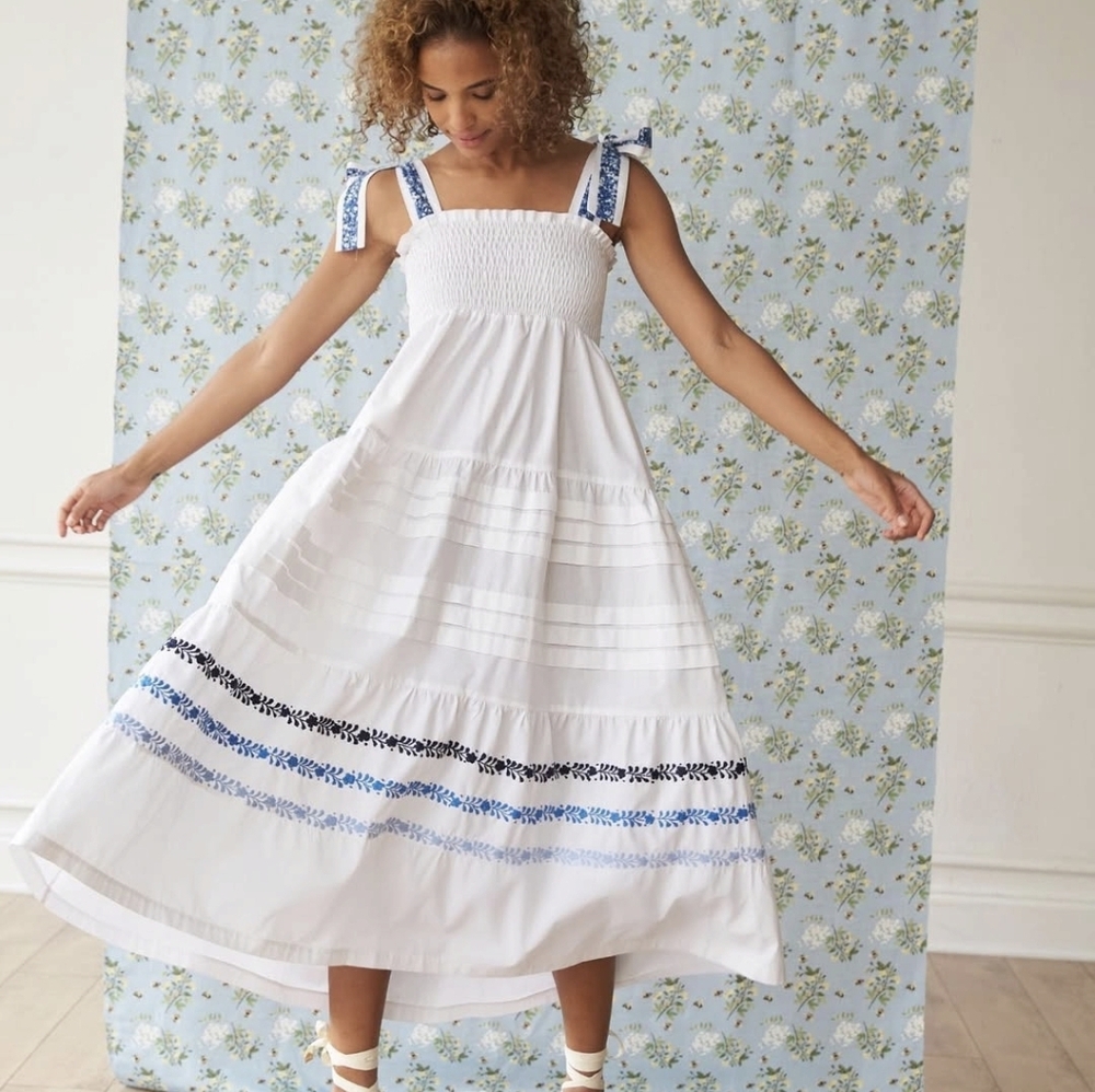 Mi Golondrina Valeria Blanca Jardin de Azul Dress Size Small